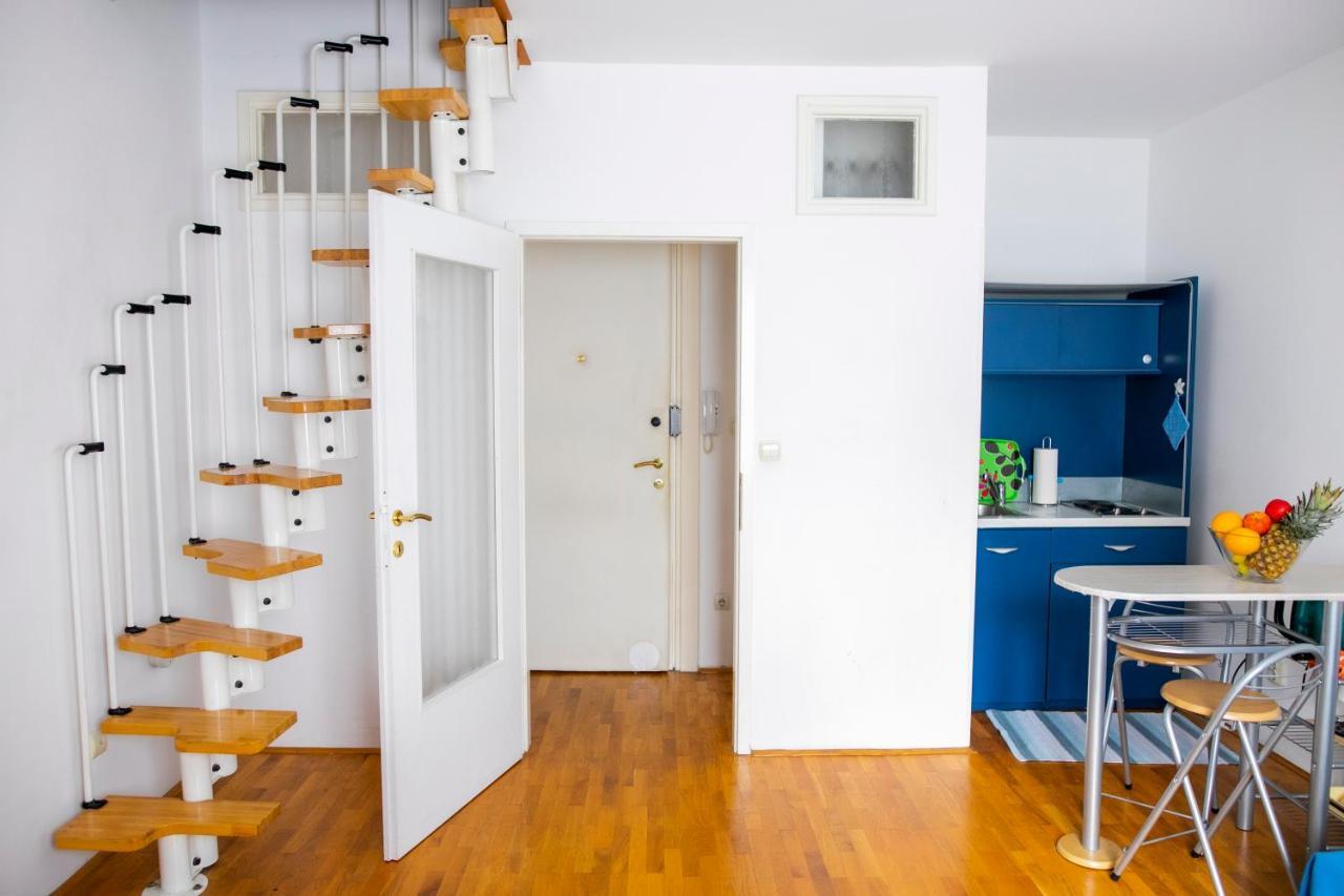 Charming Center Apartment Split Exterior photo